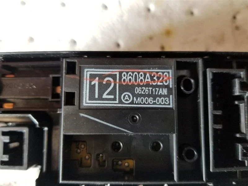 2017 三菱 Mirage 前门开关 579909 — 第 3/4 张图片