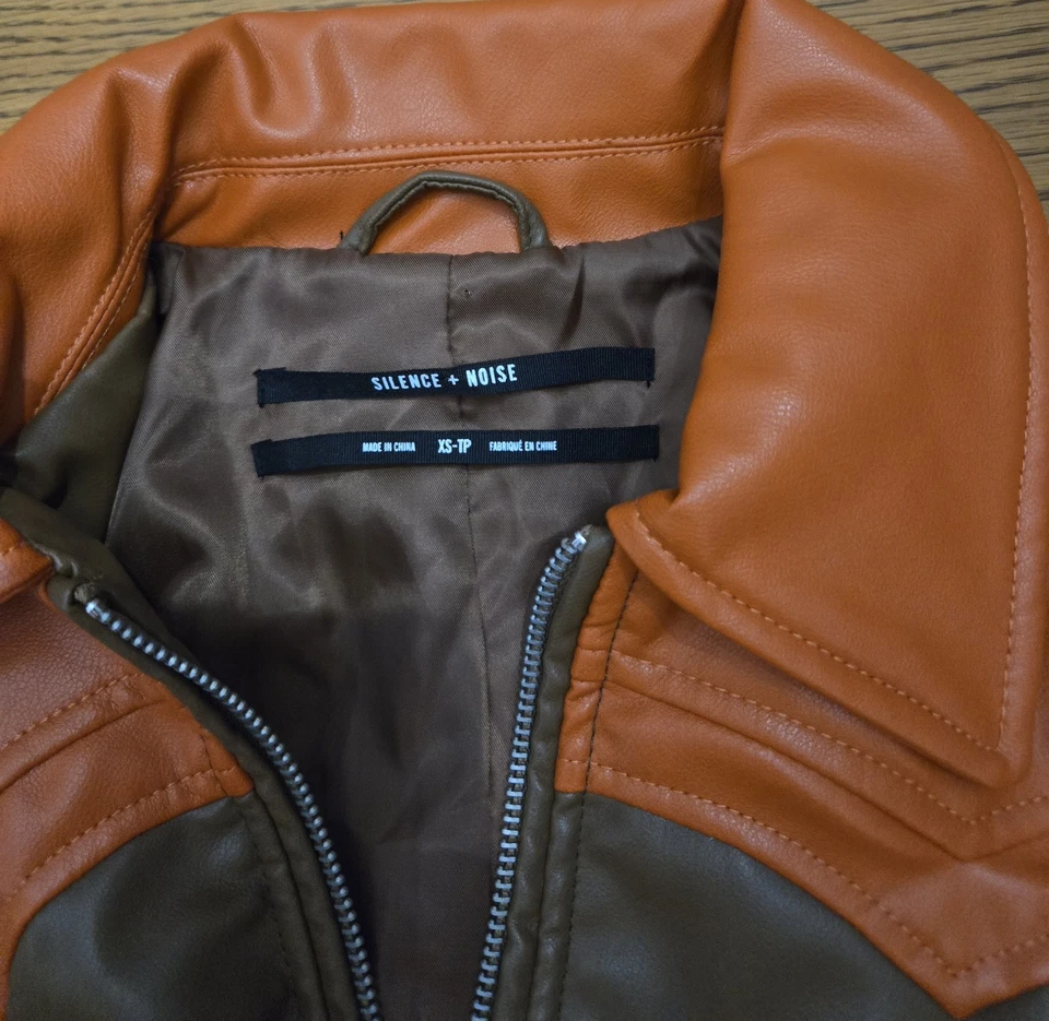 Pre-loved SILENCE + NOISE Mujer Imitación Cuero Moto Chaqueta Talla XS En Marrón Foto 3 de 4