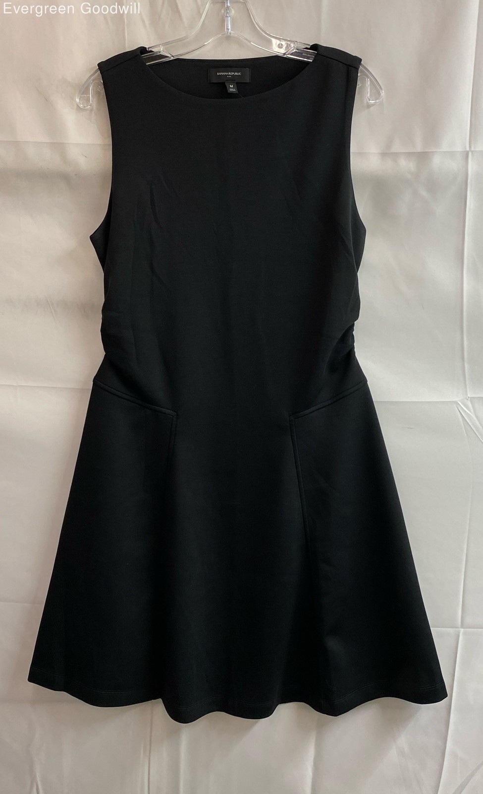 NWT Banana Republic Women's Black Sleeveless Fit And Flare Dress Size Medium