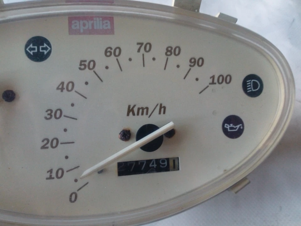 Strumentazione contachilometri Aprilia Scarabeo 2T prima serie 1993 1997 - Immagine 4 di 4