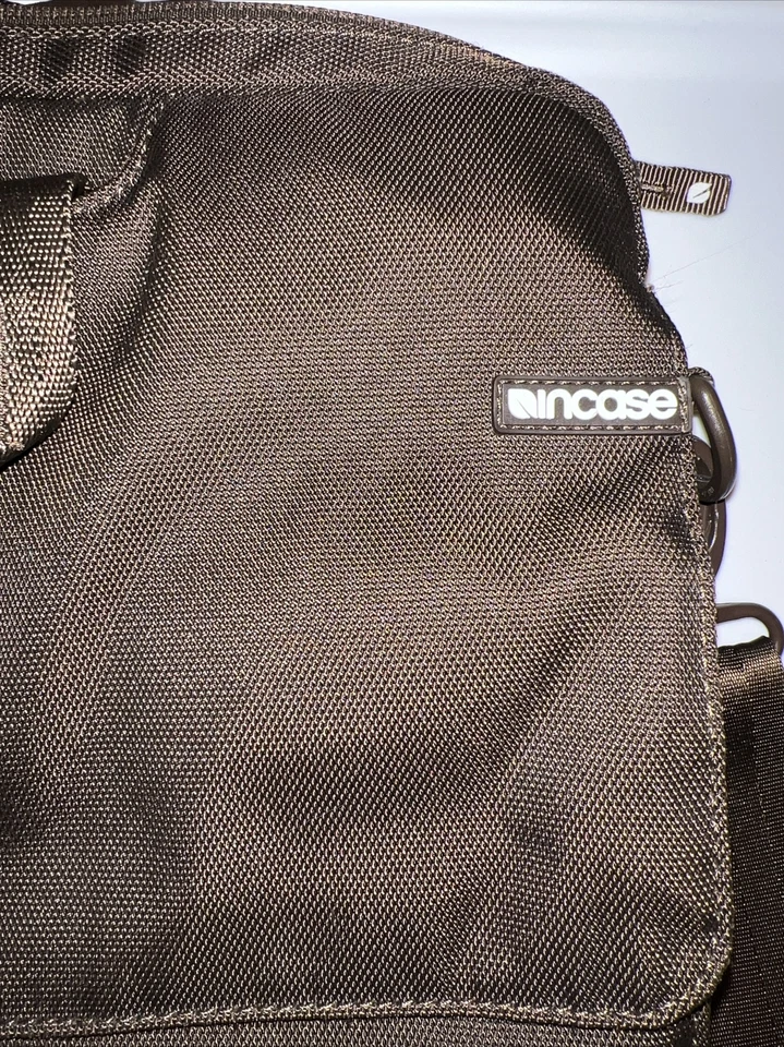 Laptop Messenger Shoulder Bag Brown College Computer Bag INCASE Multi pocket - Image 2 of 4