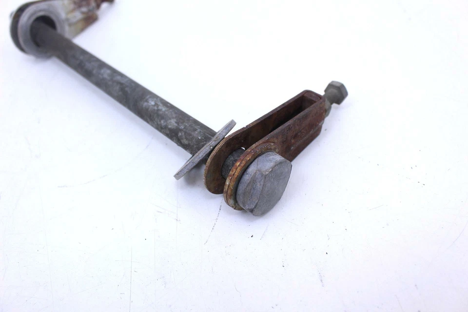 Kawasaki KZ400 1975 OEM eje trasero llanta rueda trasera eje perno pivote R5.Bx29 Foto 2 de 4