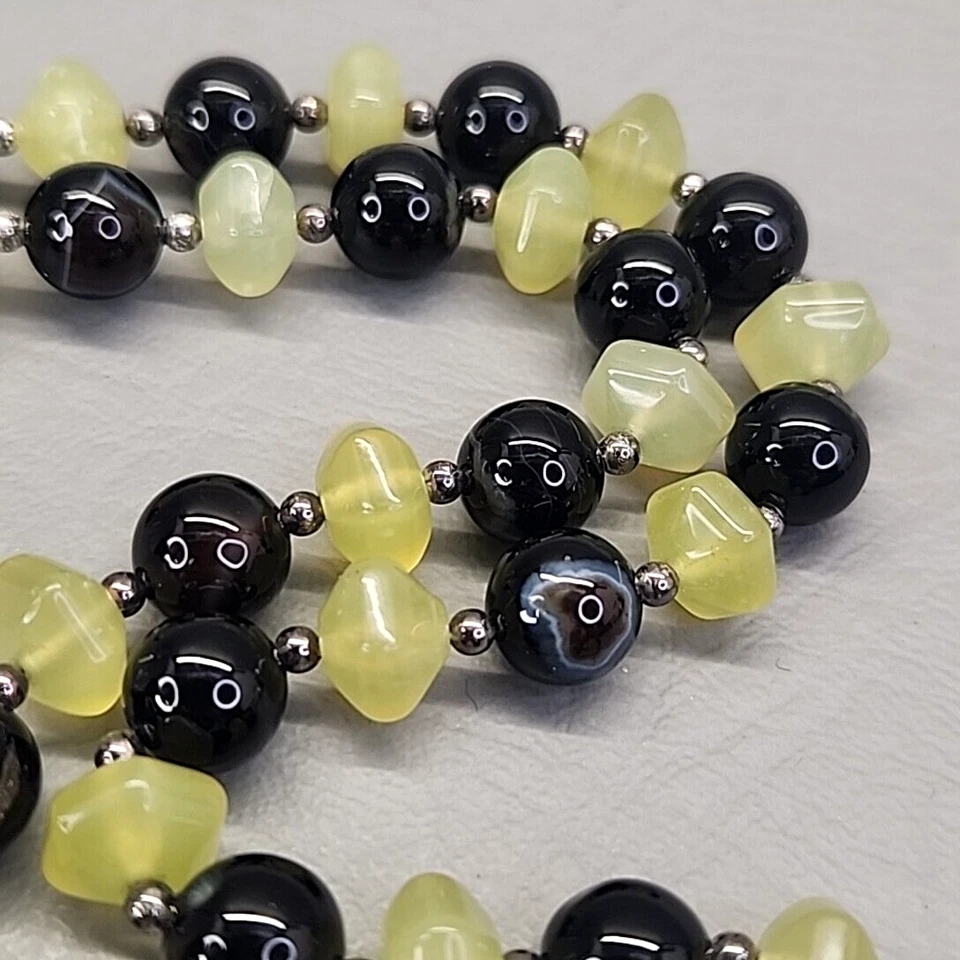 Collar con cuentas de piedra de colección negro redondo ágata amarillo verde 18" Foto 3 de 4