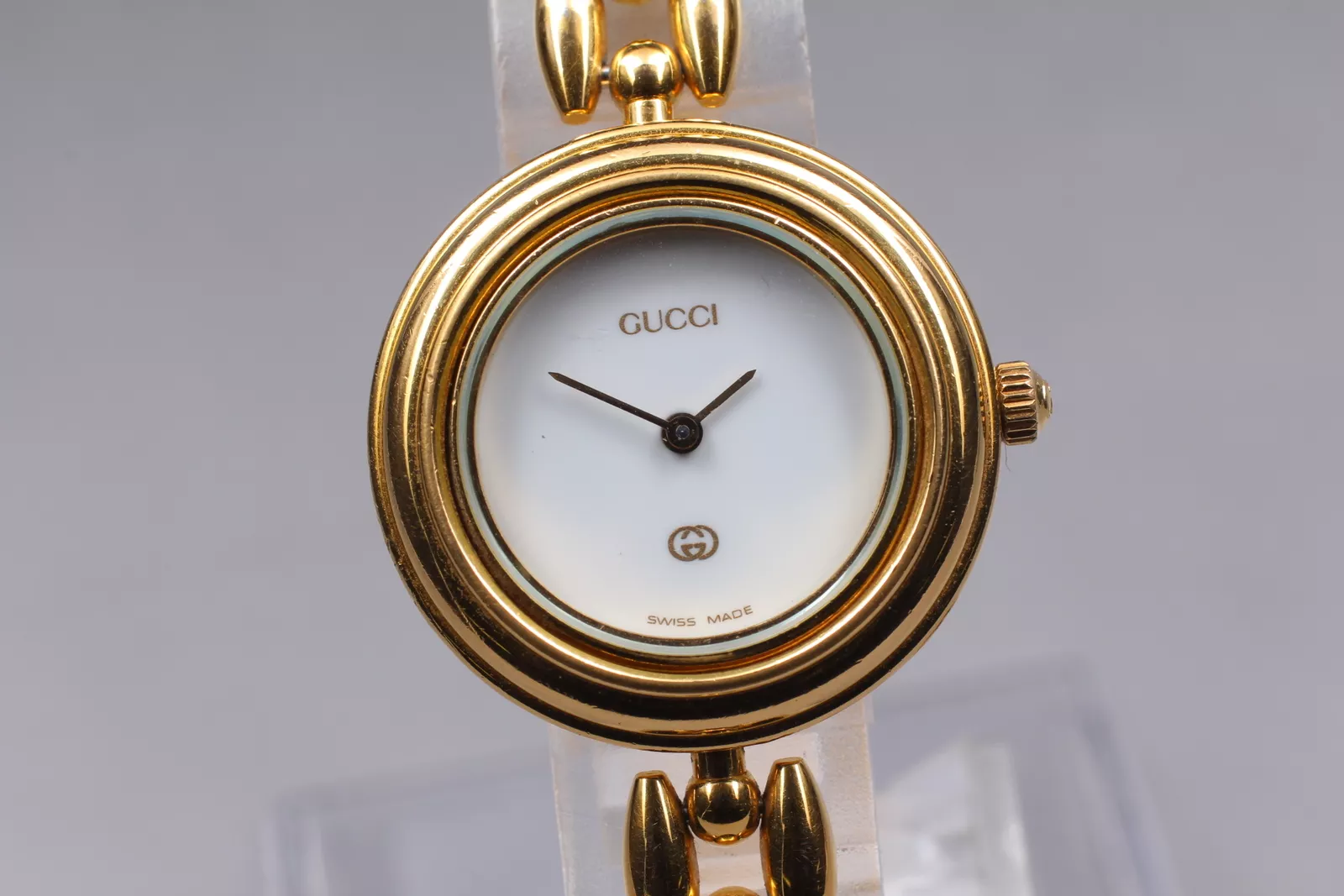 [Presque comme neuve] Montre femme GUCCI 11/12,2 lunette à changement 26 mm cadran blanc quartz JAPON