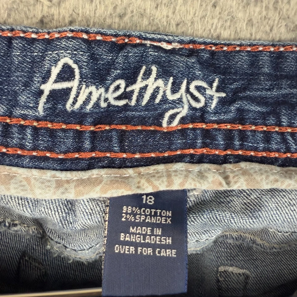 Pantalones cortos de mezclilla azul amatista para mujer 18 pierna recta desgastados elásticos tiro medio Foto 4 de 4