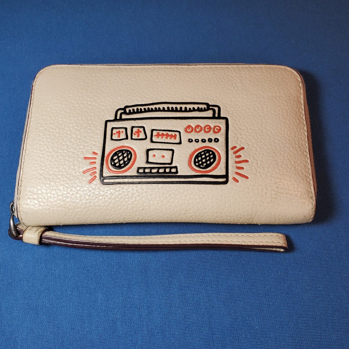 COACH X KEITH HARING フレーム ポーチ Coach Disney Mickey Mouse X Keith Haring Small Boxy Cosmetic Case