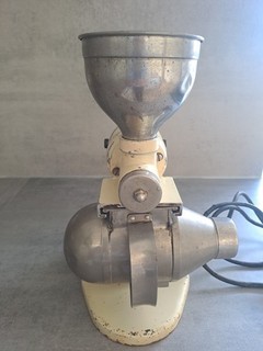 Kaffeemühle ESM Die Krone KE 22 cremeweiß /Eisenwerk Milpe GmbH