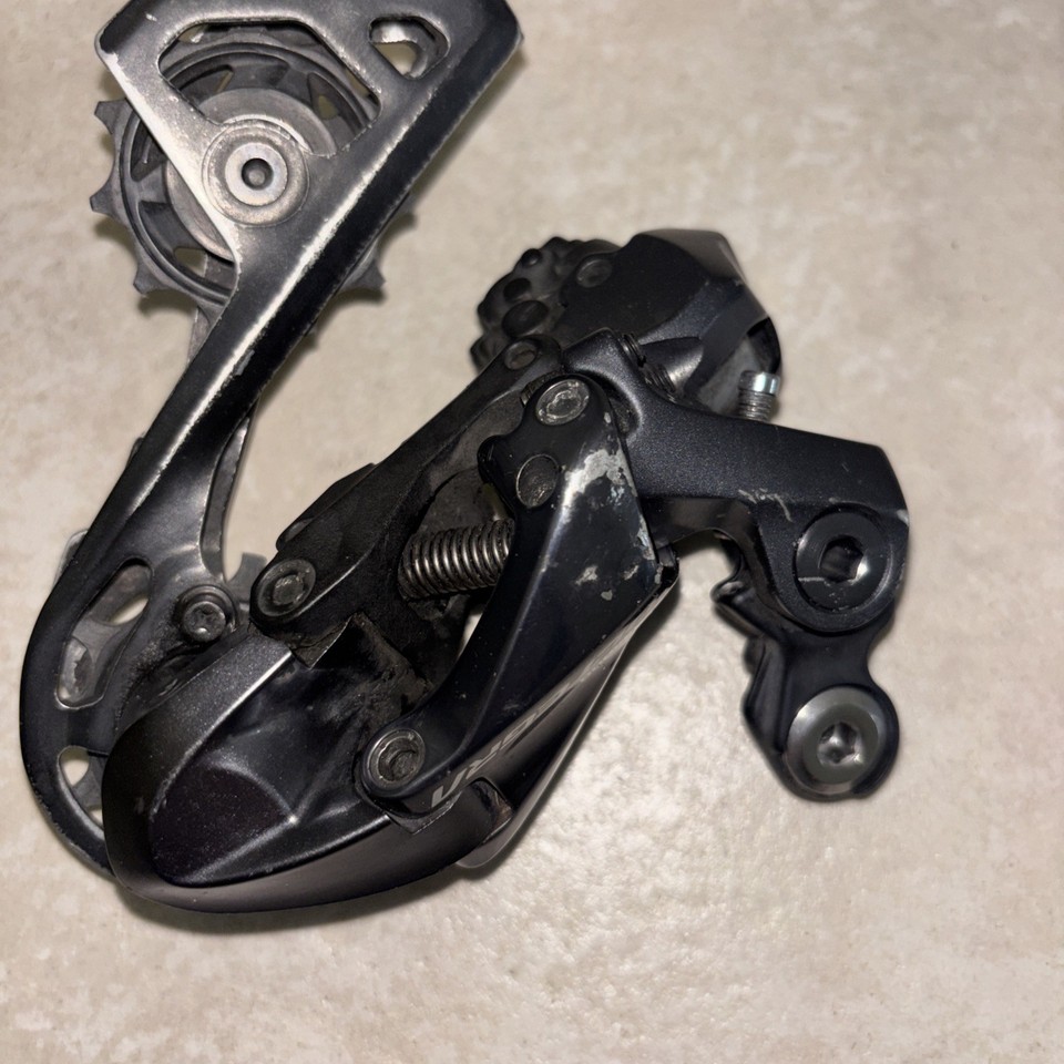 Shimano Ultegra RD-R8050 Di2 Cambio posteriore 11 velocità gabbia corta (SS) (Take-Off) - Le Velò Bike Shop Shimano Ultegra RD-R8050 Di2 Cambio posteriore 11 velocità gabbia corta (SS) (Take-Off) - Le Velò Bike Shop