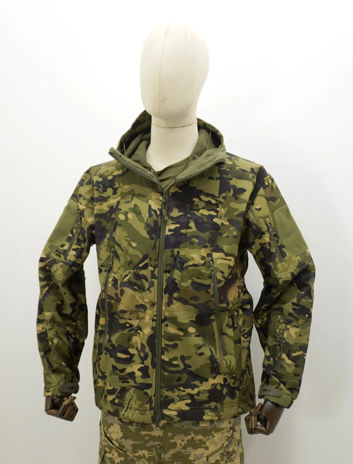 Multicam Tropic Camo Softshell Jacket Army Style Tactical Waterproof Smock
Opens in a new window or
