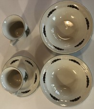 TABLETOPS UNLIMITED 2 Bowls, 2 Cups, 1 Saucer Christmas Tree, Holly, Presents