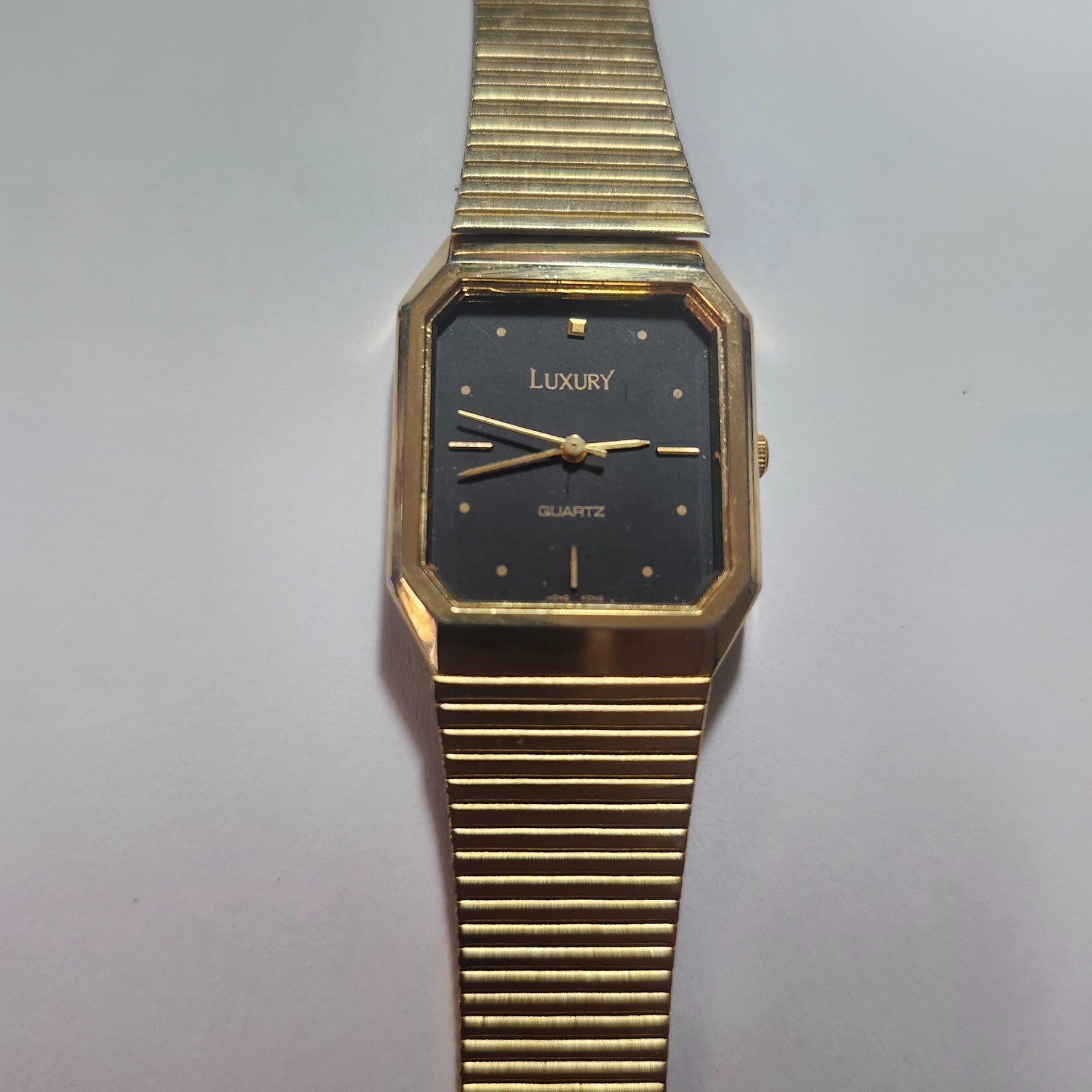 Luxury Quartz Gold Tone Watch - NEEDS GLASS FACE & BATTERY image 3
