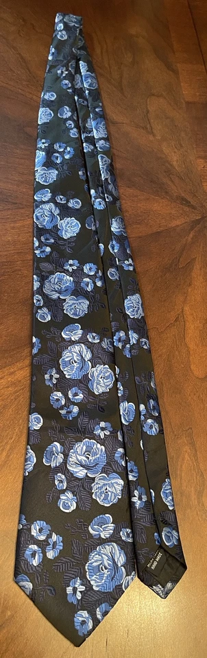 Corbata de cuello para hombre marca Q azul negra hecha a mano 100 % microfibra Foto 3 de 4