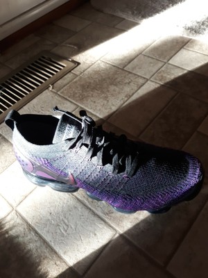black and purple nike vapormax