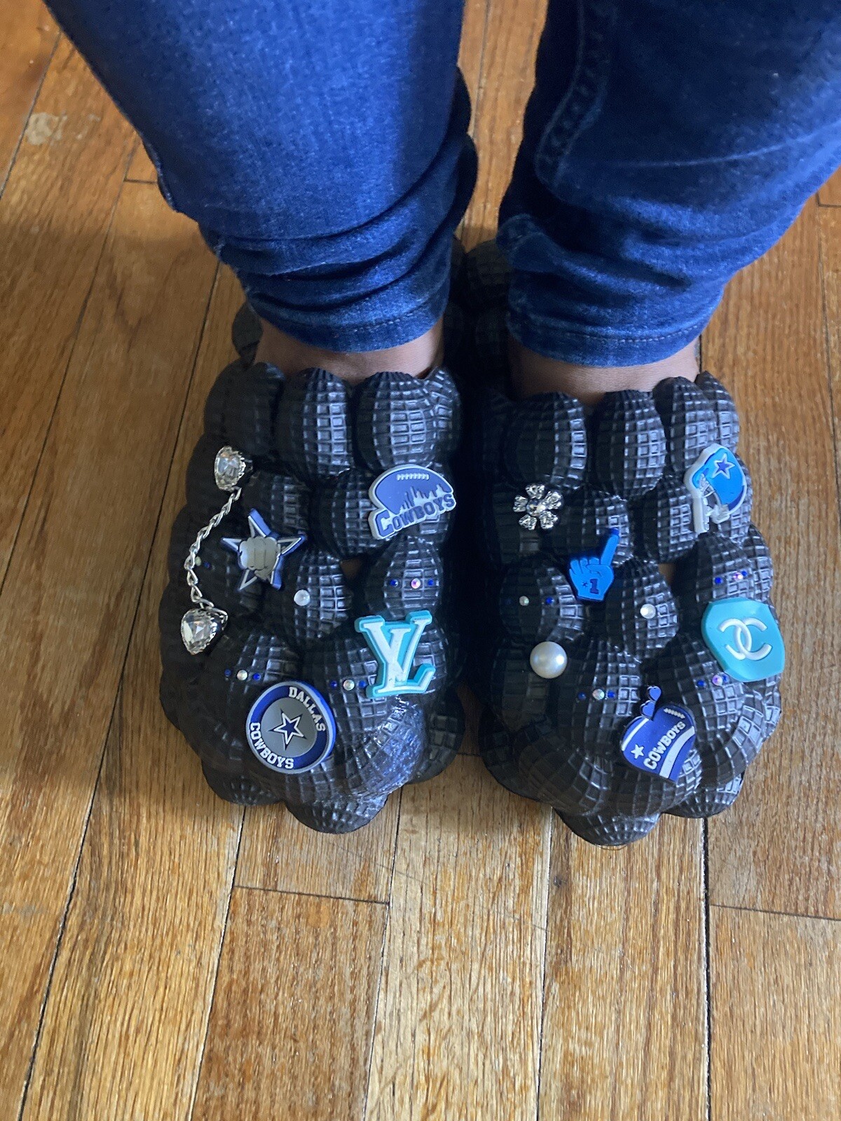 Bubble Slides with Adorable Charms for Stylish Comfort-image
