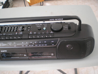 Sanyo MW738 AM / FM stereo radio, surround, Line In input for CD