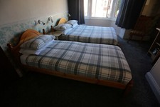 B&B Guest House Accommodation Bed & Breakfast UK Hotel Room Guesthouse