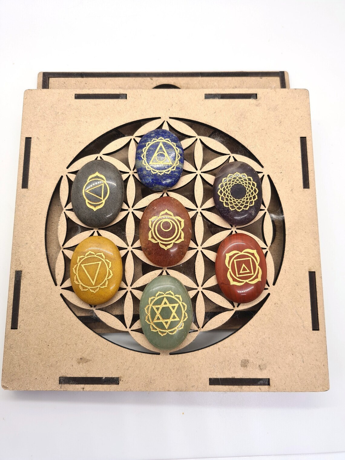 7 Chakra Stones set Reiki Healing Crystal With Engraved Chakra Symbols