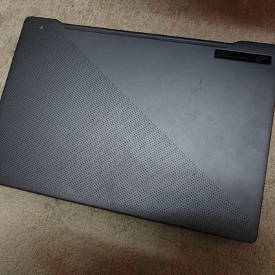 ASUS ROG Zephyrus G14 GA401IV-R9R2060G Gaming Laptop PC RTX2060/R9 Gebraucht