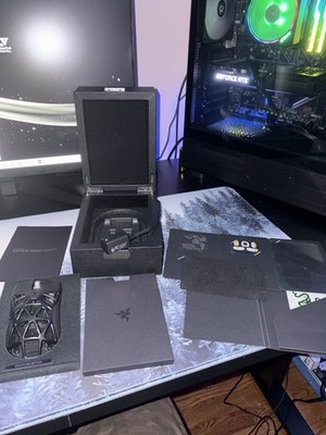 Razer Viper Mini Signature Edition Black Gaming Mouse lighlty used