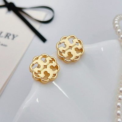 2026 HOT Flower Stud Earrings   Gold Tone Mother-of-Pearl Petal, Women's Gift