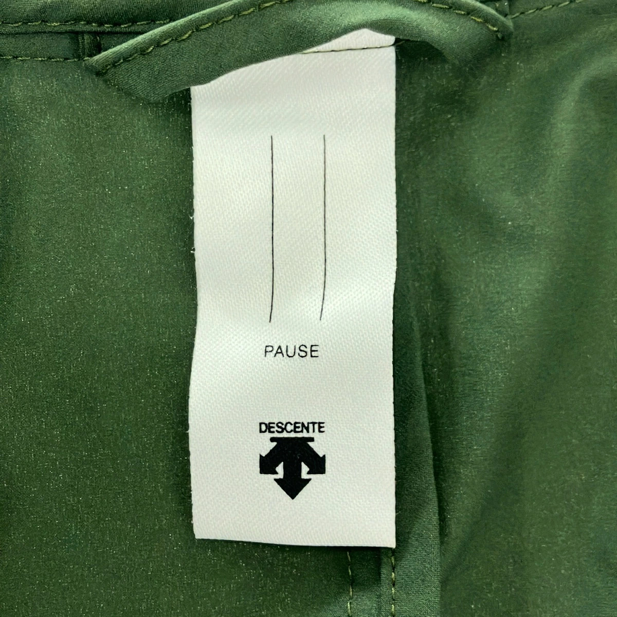 Descente Pause Packable Jacket & Pants Set Black … - image 5