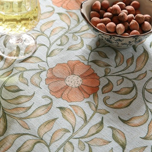 Schöne handbemalte Blumen Tischdecke für 55" runde Tische - alle Jahreszeiten - Bild 9 von 11