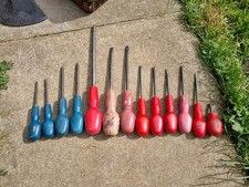  JOB LOT OF VINTAGE STANLEY SCREWDRIVERS RED AND BLUE HANDLES 