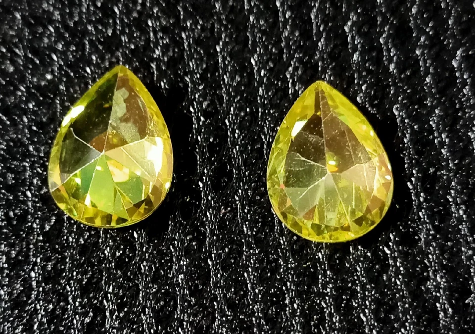 34.70 CT Good Looking Pear  Cut Lemon Green Zircon A+++ Loose Gemstone 2 Pcs - Image 2 of 4