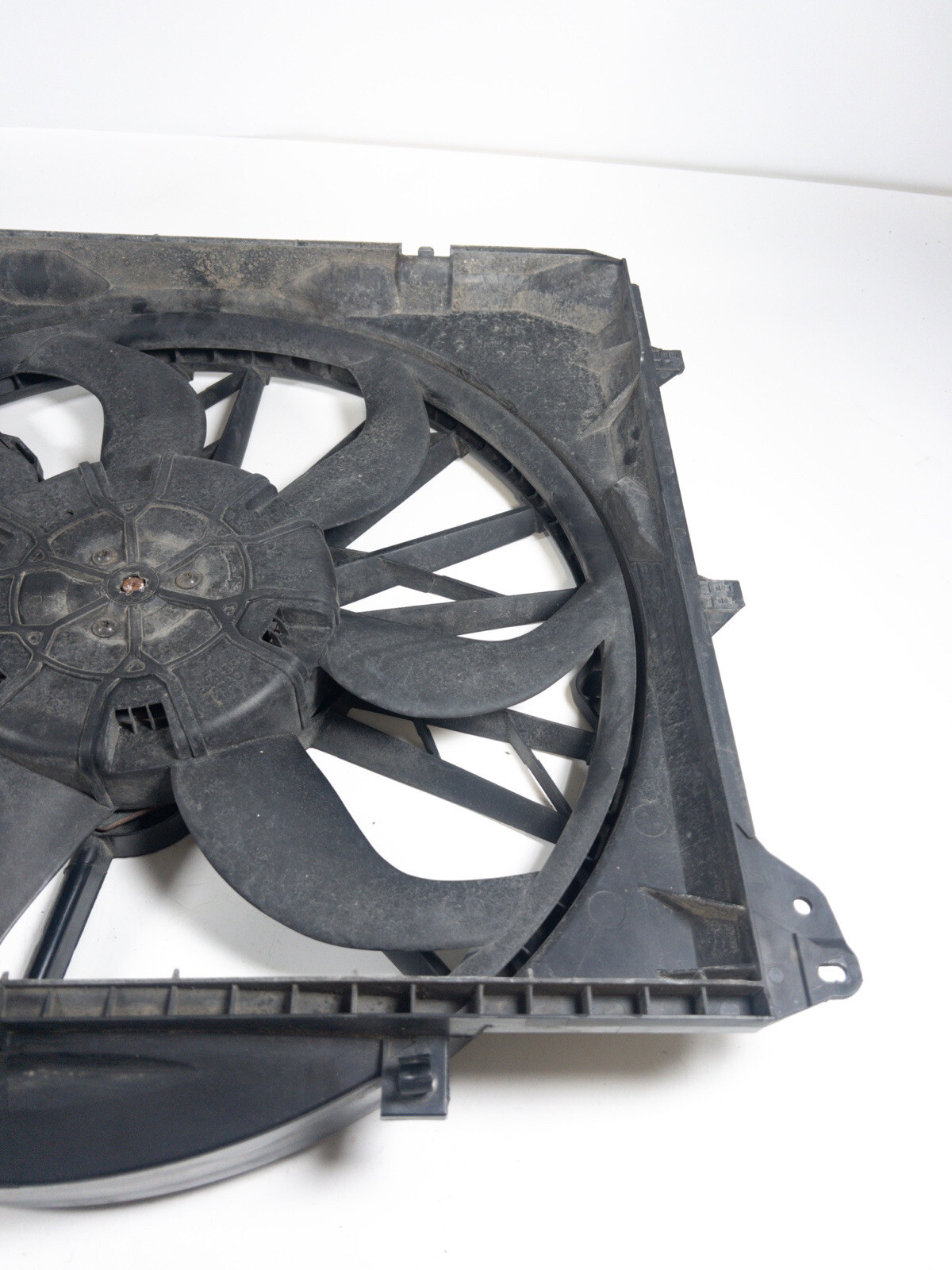 07-11 BMW e90 3-series Engine Cooling Fan Motor OEM BOSCH 7562080 