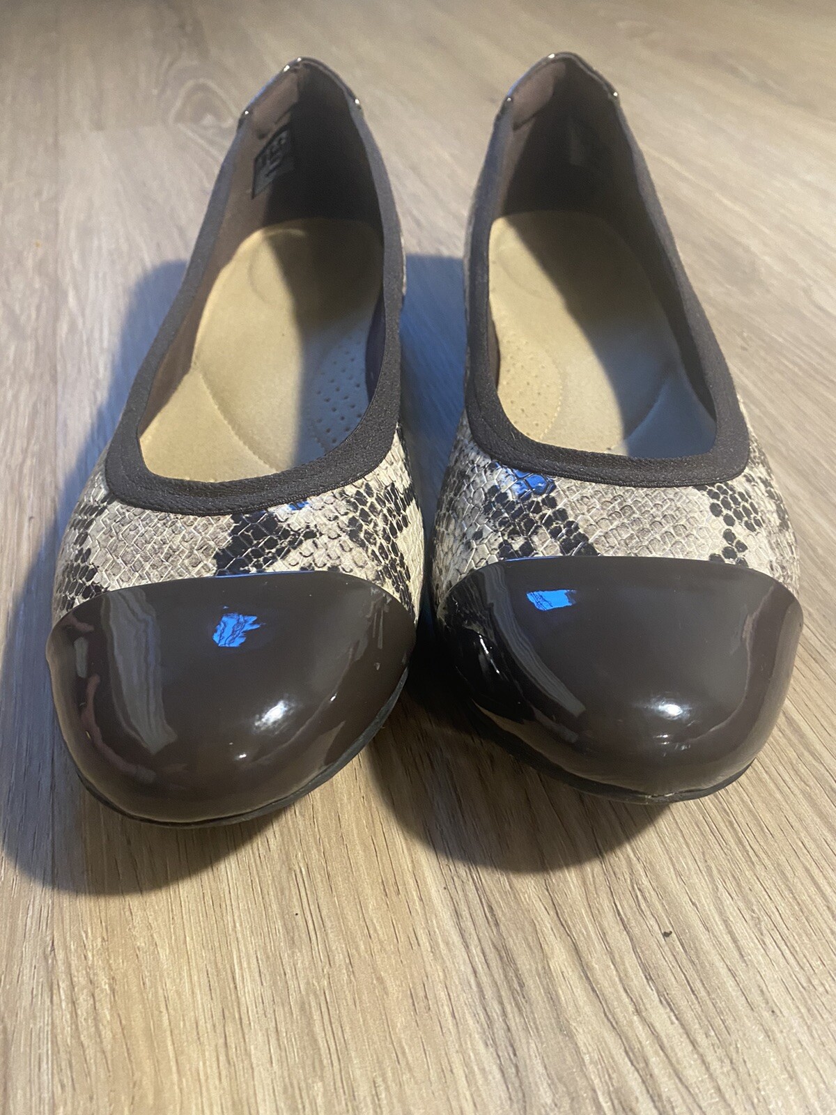 Clarks Collection Ultimate Comfort womens flat shoes … Gem