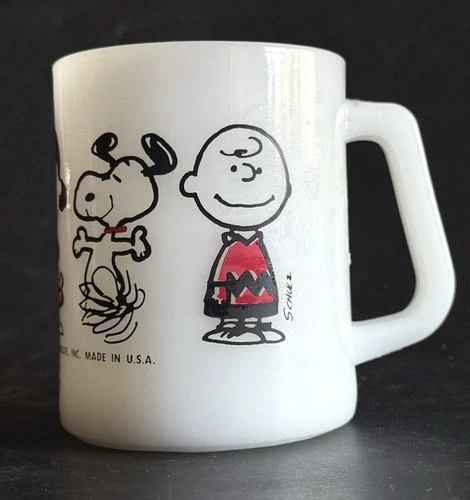 Vintage Federal Glass Comp Peanuts Snoopy Charlie Brown Glass Mug 1965