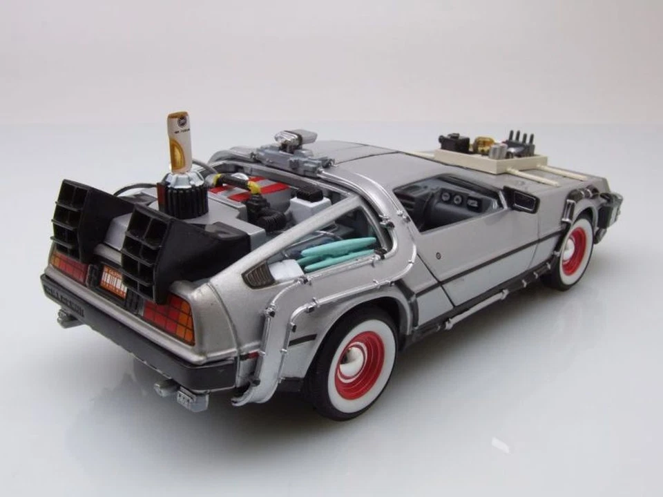 DeLorean Regreso Al Futuro Parte 3 Coche De Modelo 1:24 Welly - Imagen 2 de 4