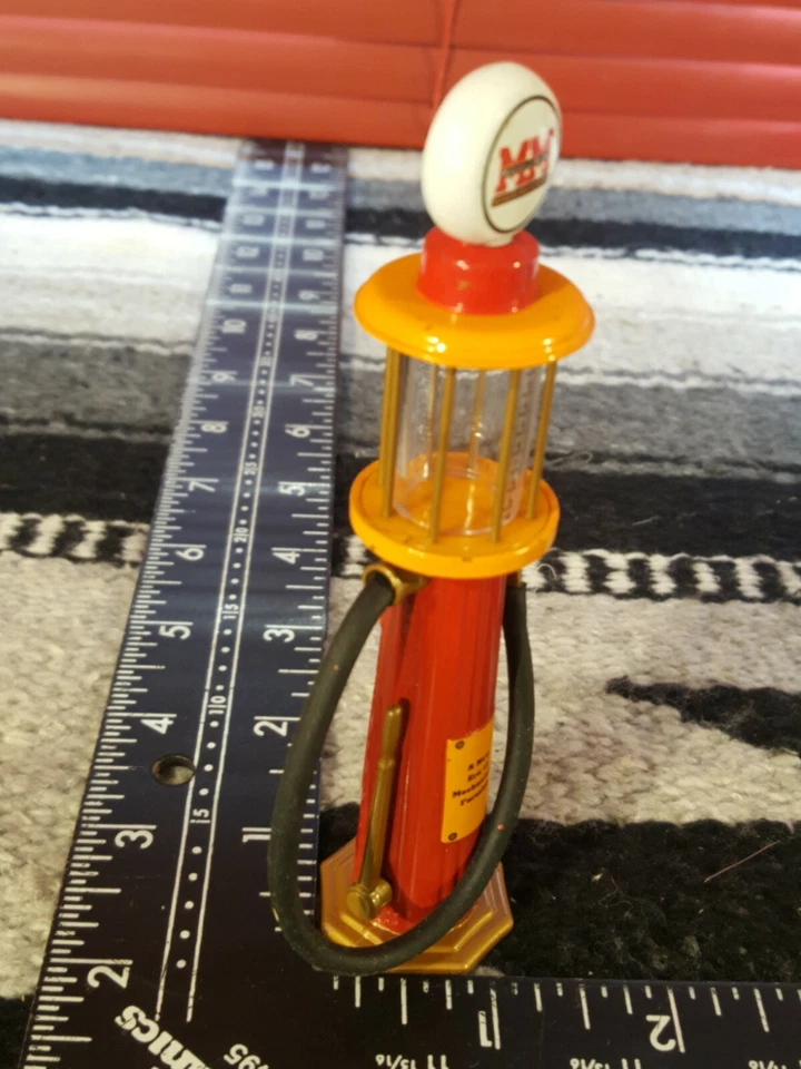 Minneapolis Moline Gas Pump 1/16 Replica Collectible - Image 4 of 4