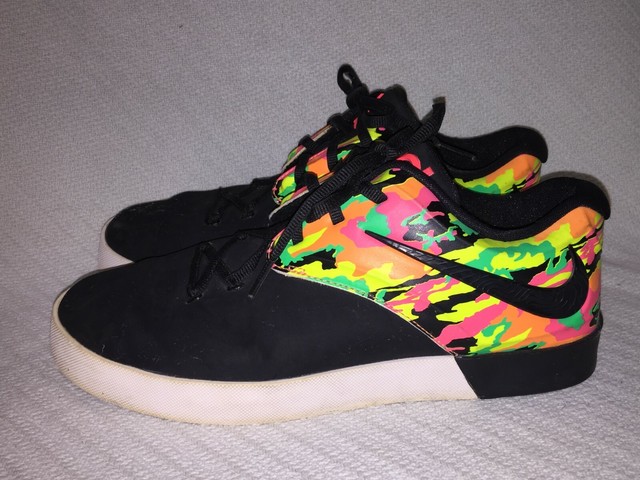 kevin durant different color shoes