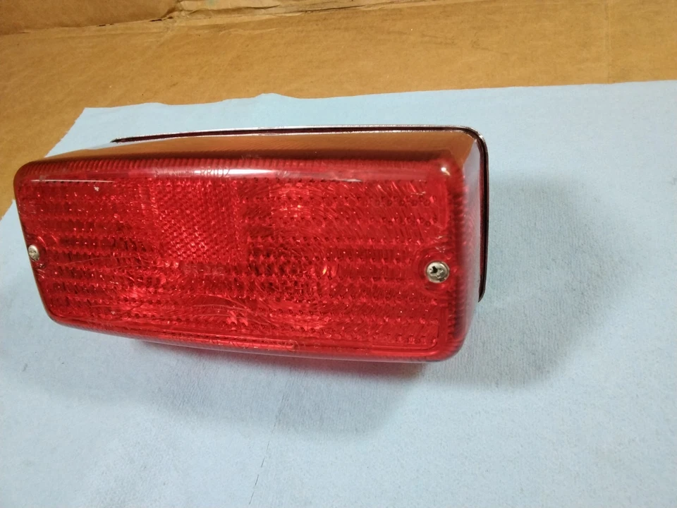 Lanterna traseira de trabalho 1978 Yamaha RD 400 E sem rachaduras XS400 XS 750 850 1100 500 RD400 - Imagem 3 de 4