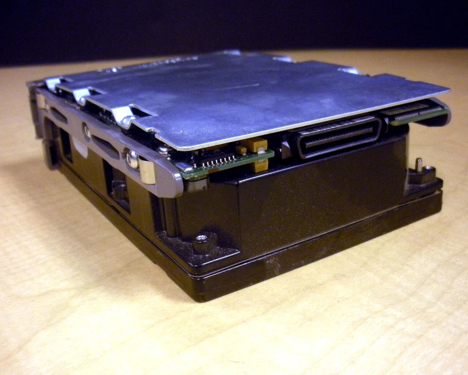 Sun X6709A 9.1GB 7200RPM FC Hard Drive - Image 3 of 4