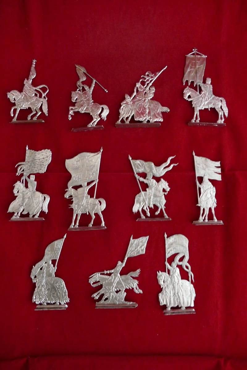 PORTE-DRAPEAU DES GARDES Francaises/Plats d'étain Segom/Ancien Régime