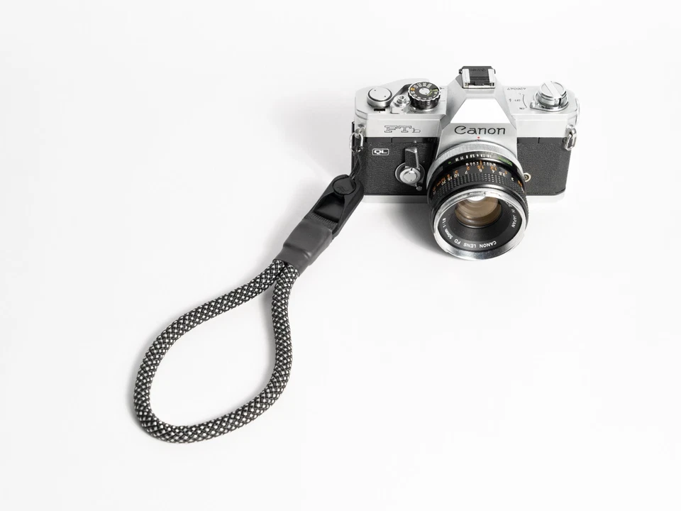 CHECKMATE 相机表带 – 黑白手腕带峰值设计锚/定制 — 第 3/4 张图片