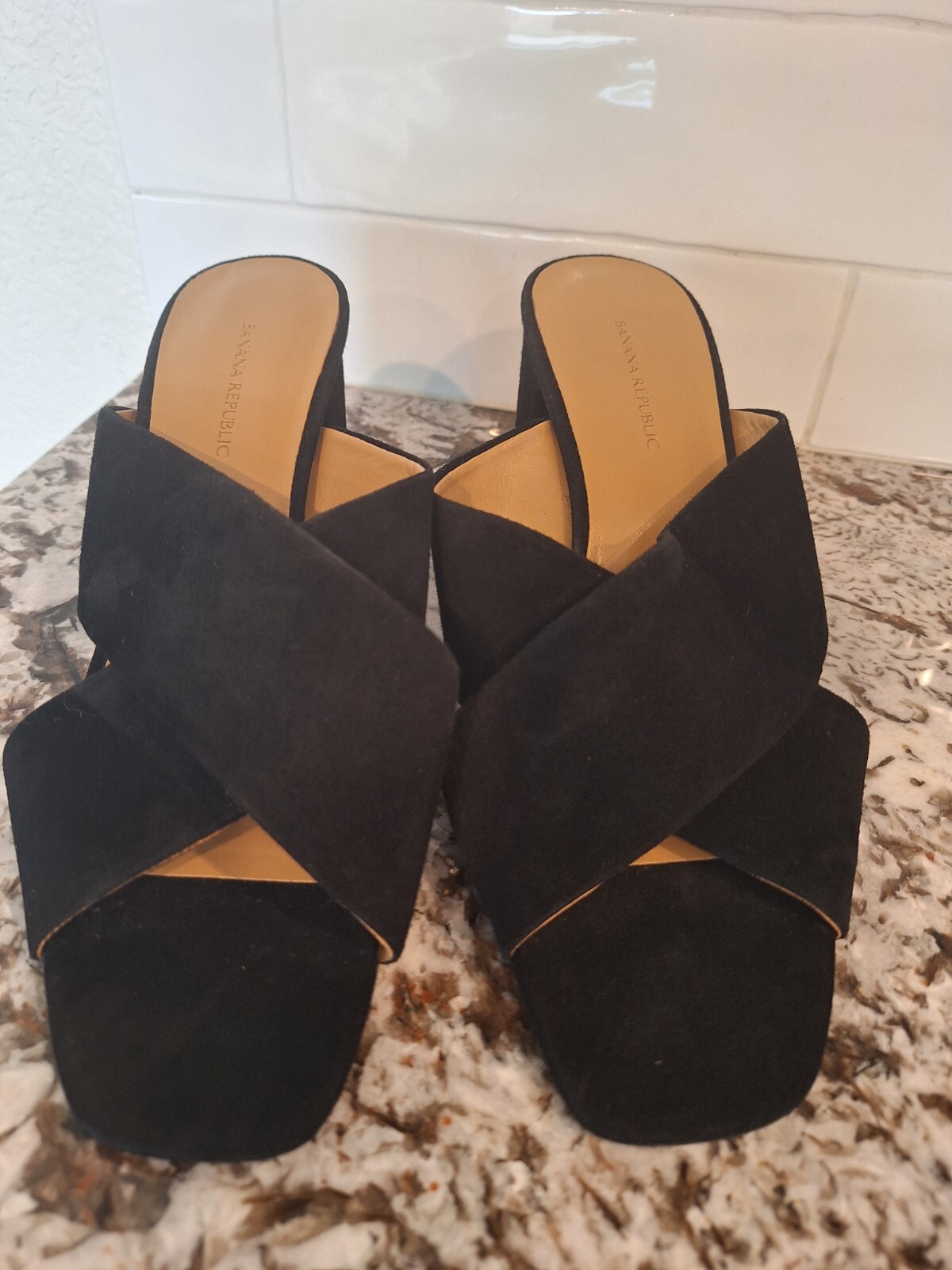 Banana Republic Suede Block Heel Sandals EUC Size 9