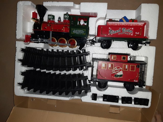 Lionel G Gauge Christmas Holiday Train 