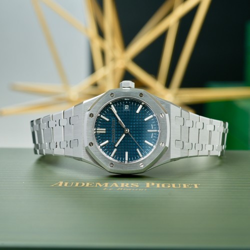 2025 Audemars Piguet Royal Oak Selfwinding Blue Dial 37mm 15550ST Complete Set