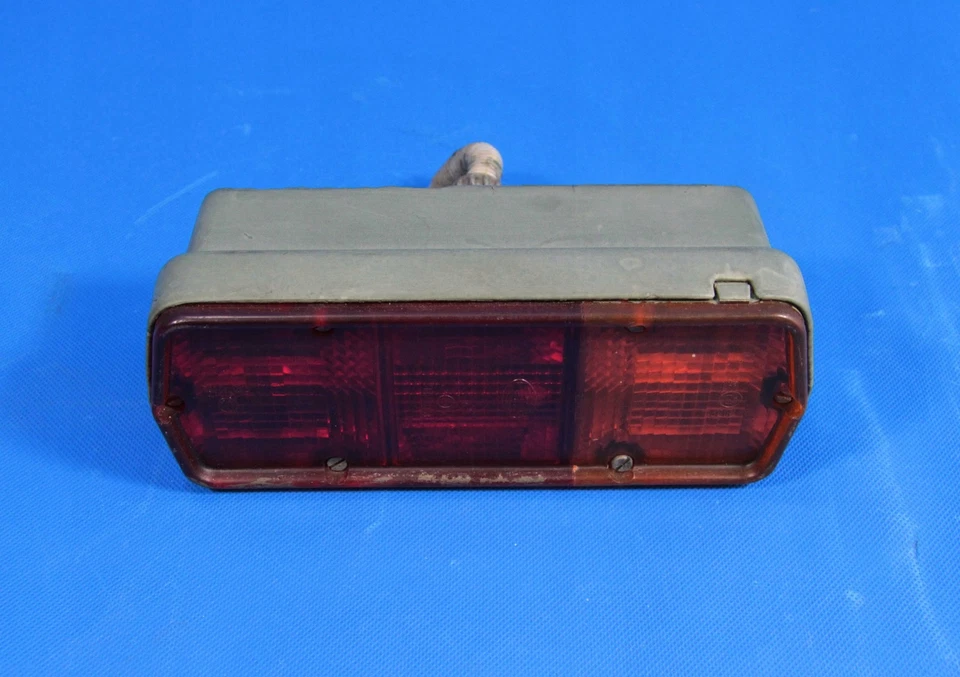 Luz trasera HELLA 6220-12-151-4411 - Imagen 3 de 4