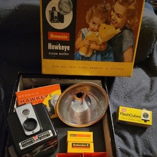 KODAK BROWNIE HAWKEYE Flash Camera Outfit in Original Box Model 177M VINTAGE