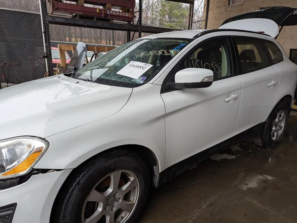 (LOCAL PICKUP ONLY) Hood XC60 Fits 09-13 VOLVO 60 SERIES 773933 Foto 2 de 4