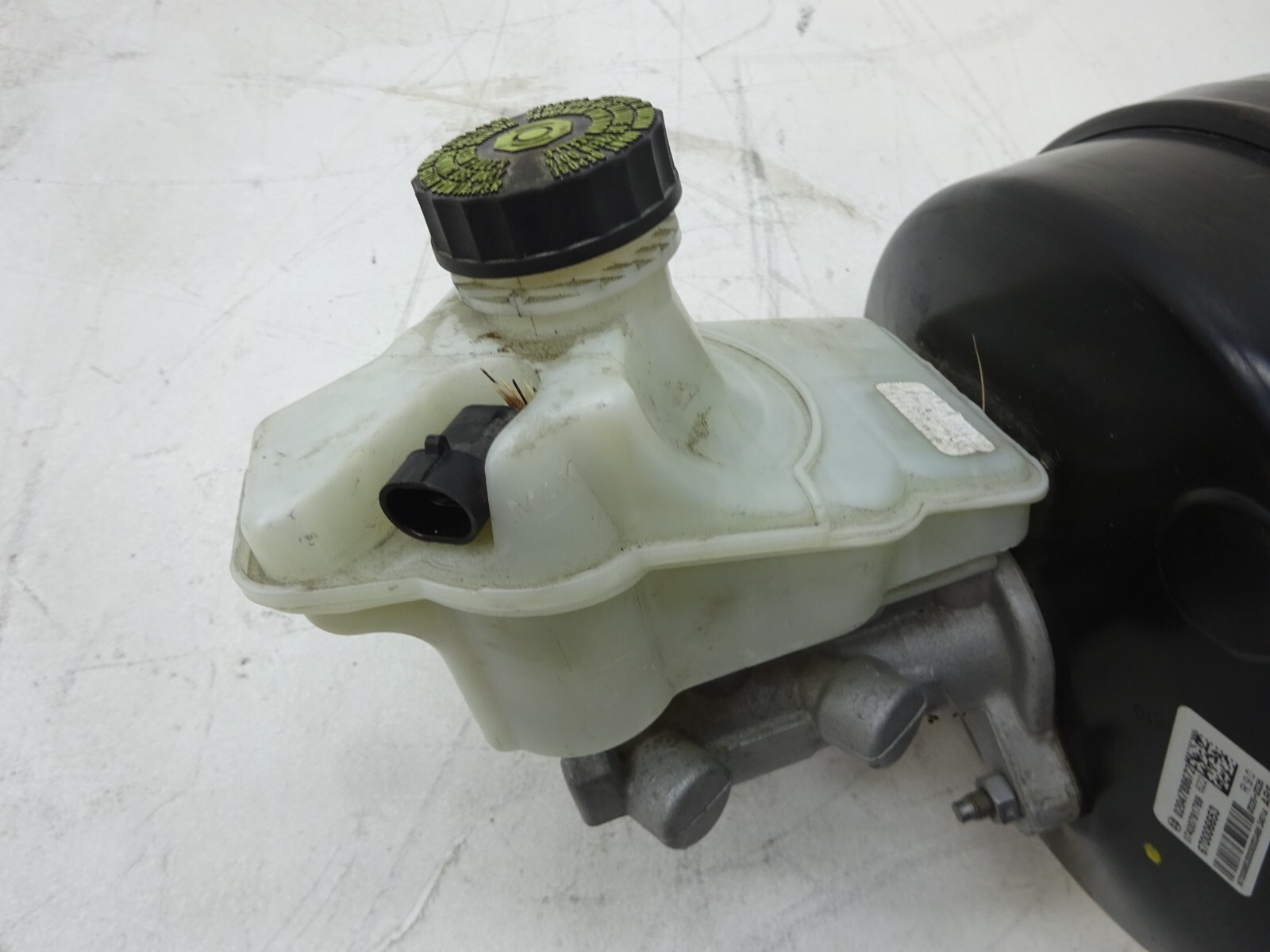 14-17 Maserati Ghibli Power Brake Booster Master Cylinder Reservoir OEM DE230883