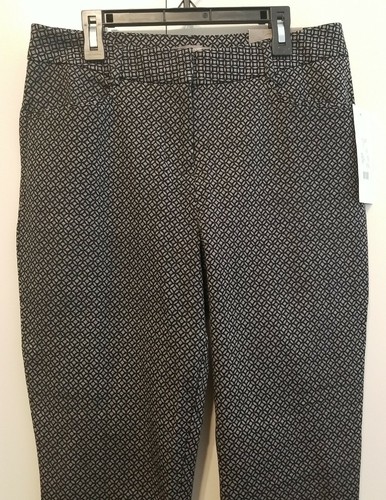 MAURICES Cropped Pants Sz 7/8 Short Black Geo Pattern Skinny Ankle Mid Rise - Picture 2 of 11