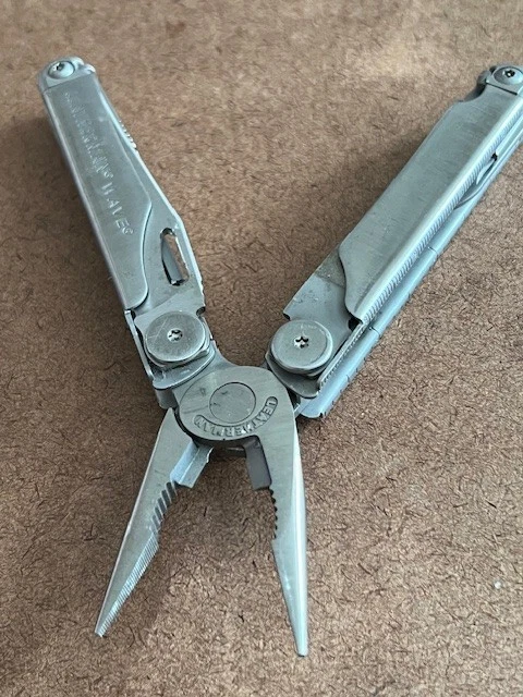 Multiherramienta Leatherman Wave plateada acero inoxidable retirada - excelente estado Foto 4 de 4