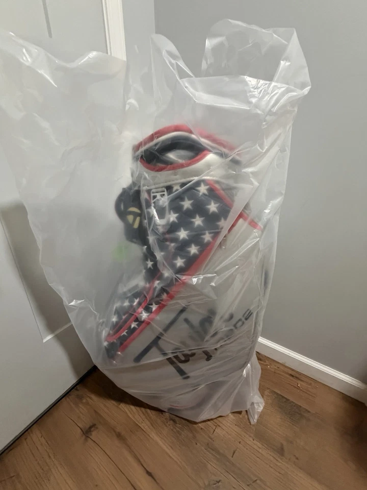 Bolsa de golf TaylorMade Heritage Staff 6 vías superior abierta en Estados Unidos 2025 edición limitada Foto 3 de 4