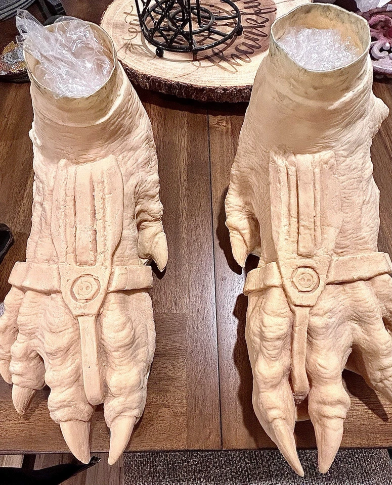 Lifesize Predator Mask Prop Alien Feet Original Molds - Image 4 of 4