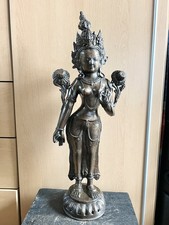 Wunderschöner Buddha stehende Grüne Tara. Massive Bronze 55cm